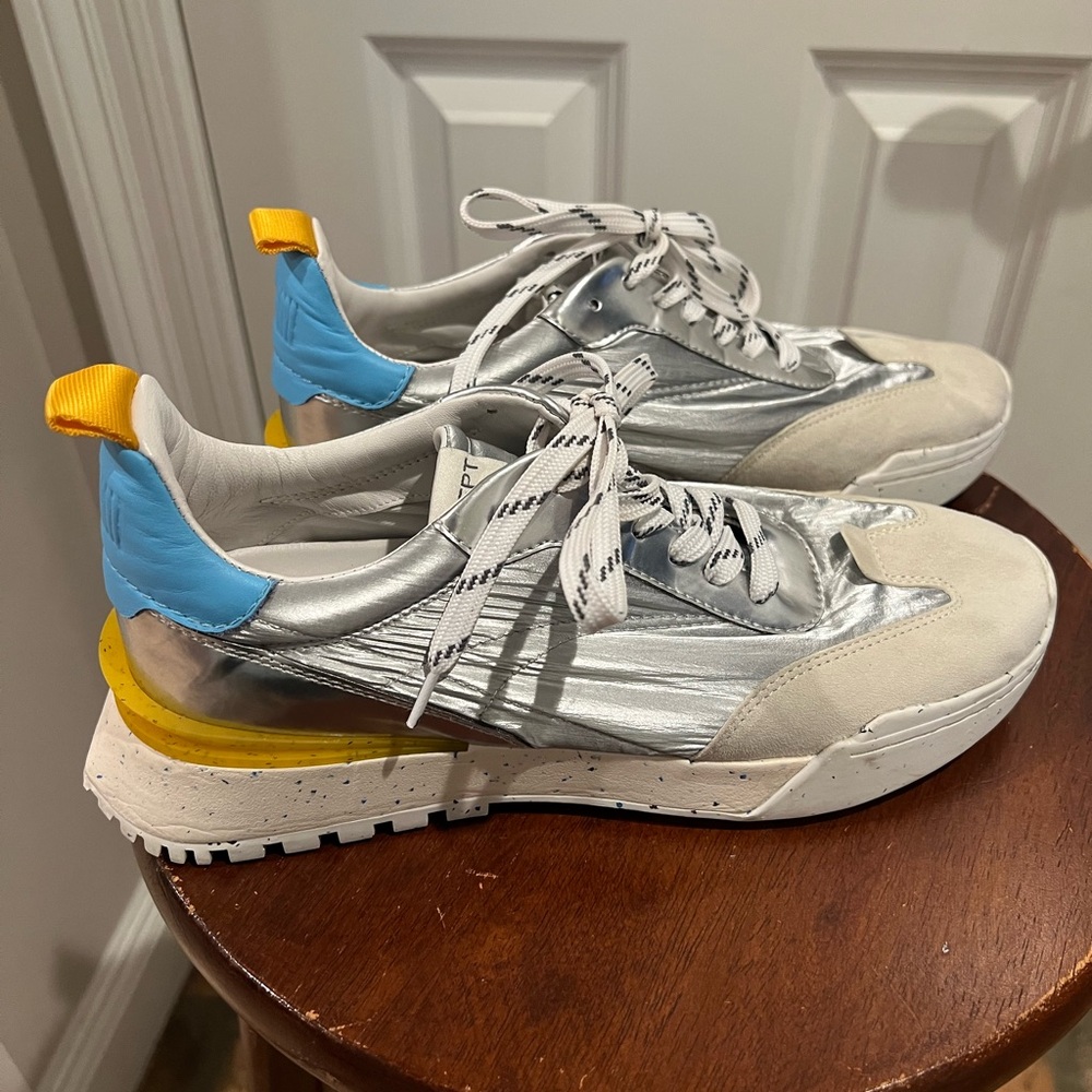 Oncept Women Brooklyn Neo Trainer Silver Flash Nylon Futuristic Sneaker Size 6.5